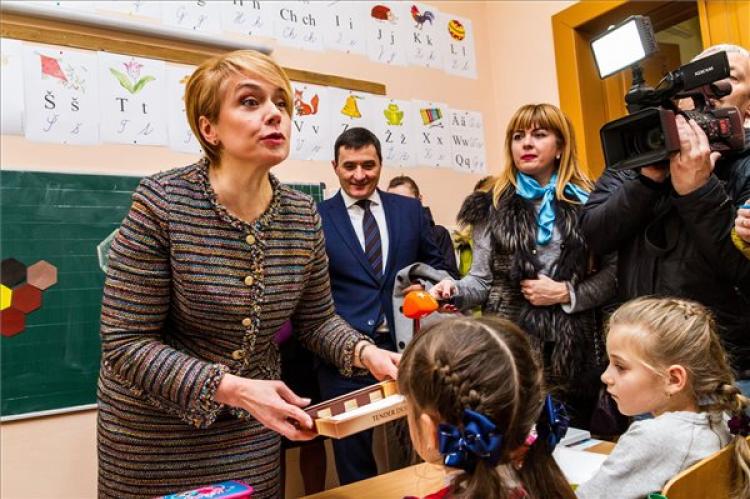 Tízmilliárd forinttal támogatja a kormány a kárpátaljai magyar nyelvű iskolákat