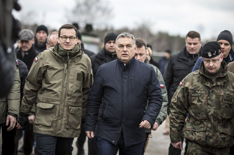 Orbán a lengyel NATO-ünnepségen is a migrációt emlegette