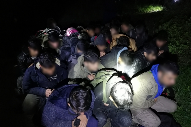 25 illegális határátlépőt kaptak el a baranyai Drávaszabolcsnál az éjjel