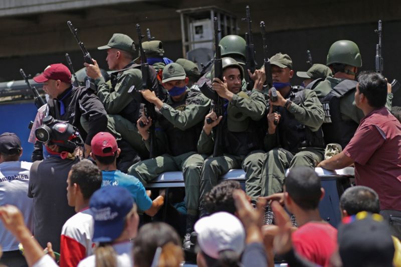 Elképesztő felvétel: sokan megsérültek a caracasi tüntetésen