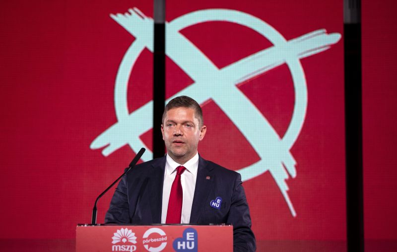 MSZP: meg kell állítani a hazaáruló populistákat