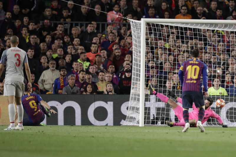 Így köszöntek be Messinek a Liverpool szurkolói – hajnali háromkor