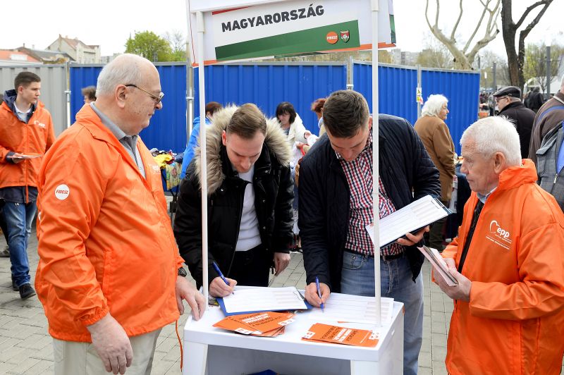 A Fidesz szerint "kampánylufi", hogy az ellenzék megoldást keres a lakhatási válságra