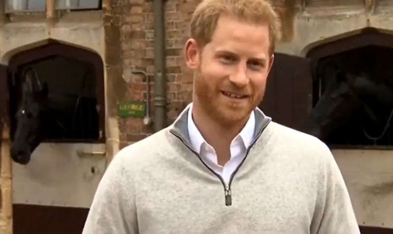 Videó: így jelentette be Harry herceg kisfia születését
