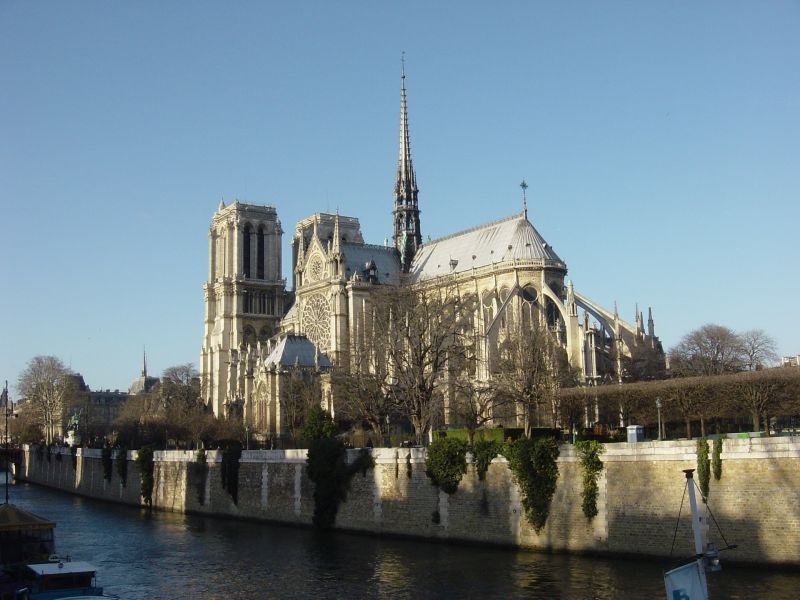 Egymilliárd euró gyűlhetett össze a Notre-Dame megmentésére