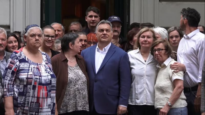Orbán beugrott puszilkodni a fideszeskhez – körletellenőrzést tartott a választás előtt