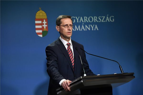Adócsökkentést jelentett be a magyar kormány