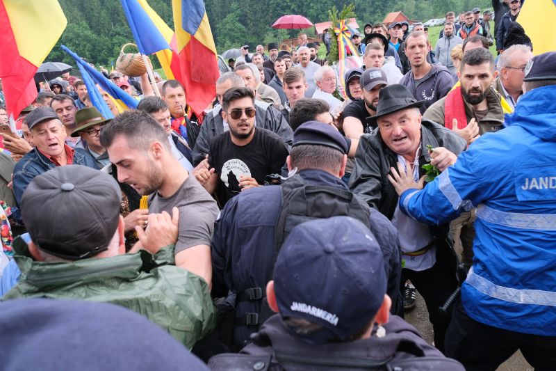 Román-magyar szolidaritási menetet rendeztek Kolozsváron 