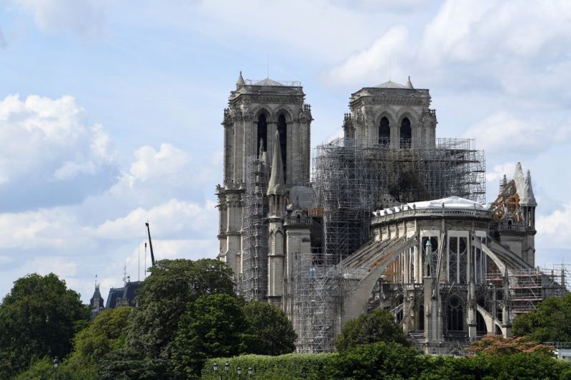 Ellfogadták a Notre-Dame helyreállításáról szóló törvényt