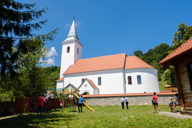 Csodaszép lett a villám miatt leégett erdélyi templom