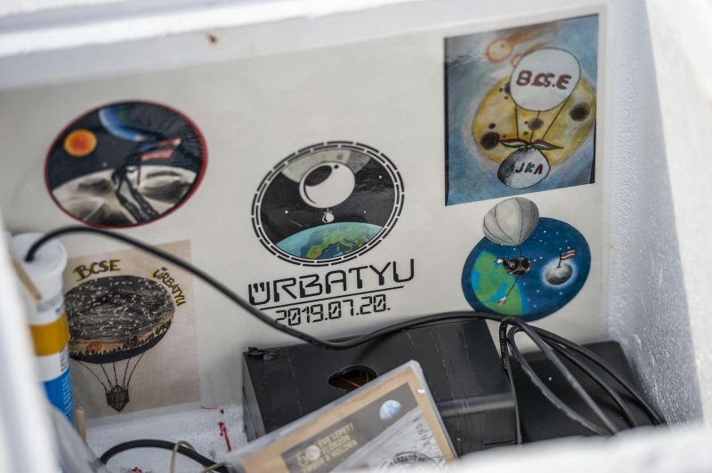 "Űrbatyut" küldtek fel a magaslégkörbe Ajkáról, ez volt benne