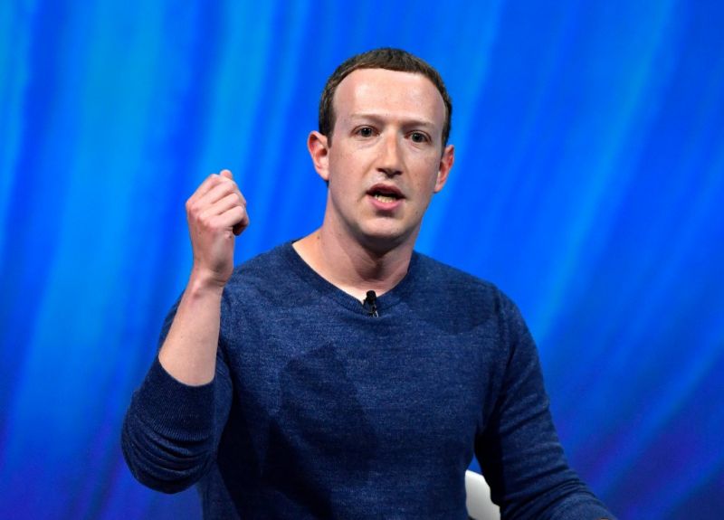 Beismerés: a Facebook lehallgatta a beszélgetéseket