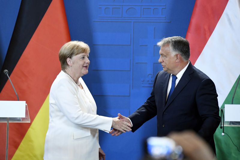 A DK örült Merkel látogatásának