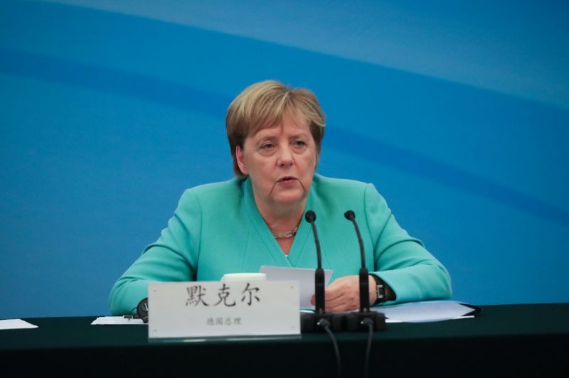Merkel üzent Kínának