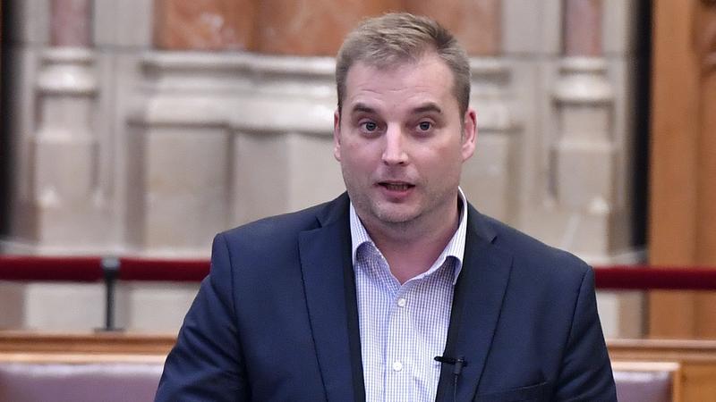 MSZP: a fideszes polgármesterjelöltek vidéken sem mernek vitázni