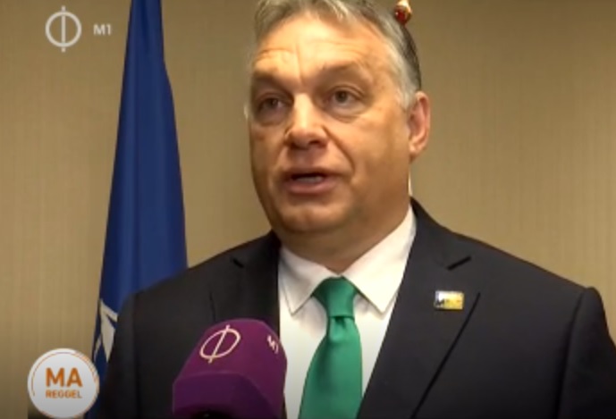 Több mint egymilliót kell fizetnie az Orbán-interjút meghekkelő újságírónak