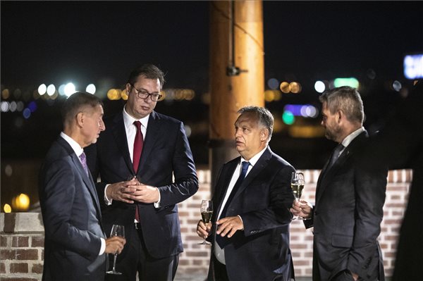 A szerb államfőt, valamint a cseh és a szlovák miniszterelnököt fogadta Orbán Viktor