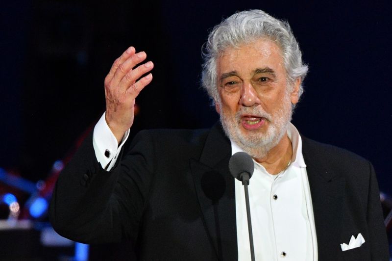 A zaklatással vádolt Plácido Domingo a Los Angeles-i operaházat is otthagyja