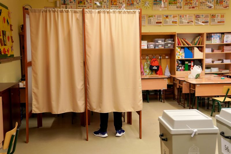 Választások: tucatnyi helyen szavazategyenlőség miatt nincs döntés