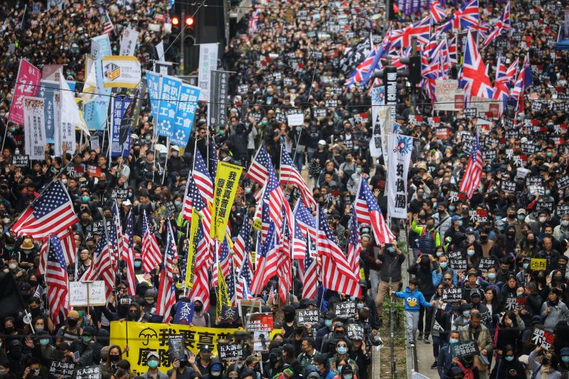 A kínai kereskedők ellen tüntettek Hongkong határmenti részén