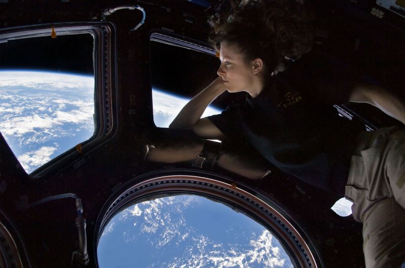 Bedöglöttek a WC-k a nemzetközi űrállomáson, pelenkázzák az űrhajósokat