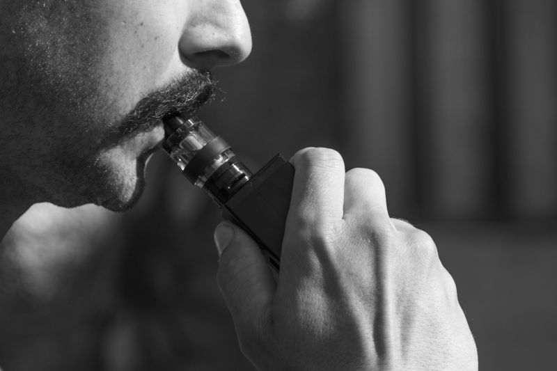 Számos megbetegedés köthető az e-cigarettához az USA-ban