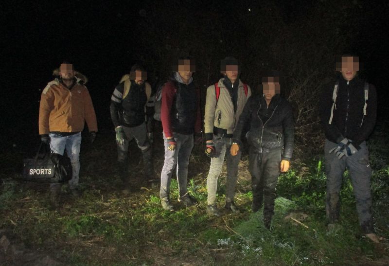 Sűrű volt az éjjel Bács-Kiskunban a határon, 70 külföldi ellen intézkedtek a rendőrök