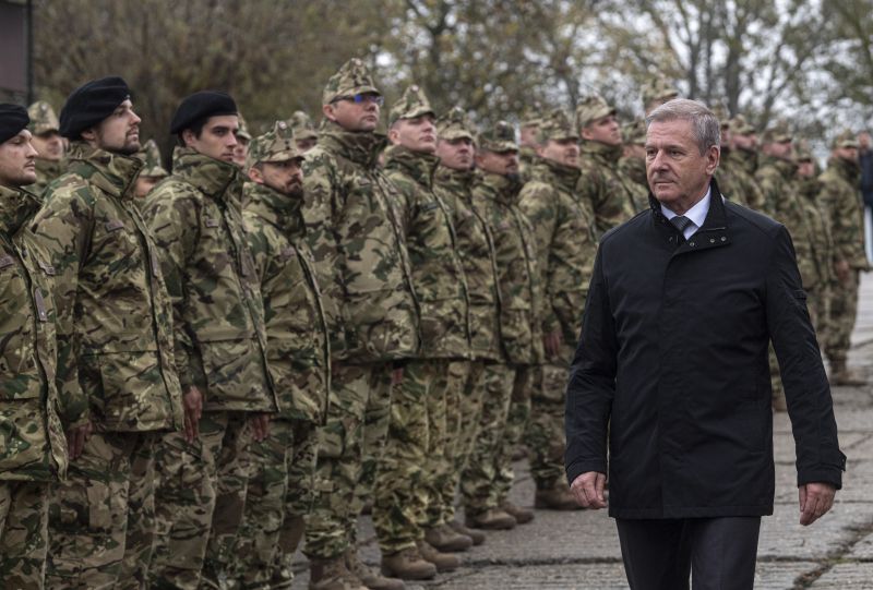 Magyarország támogatja az EU-hadsereg felállítását 