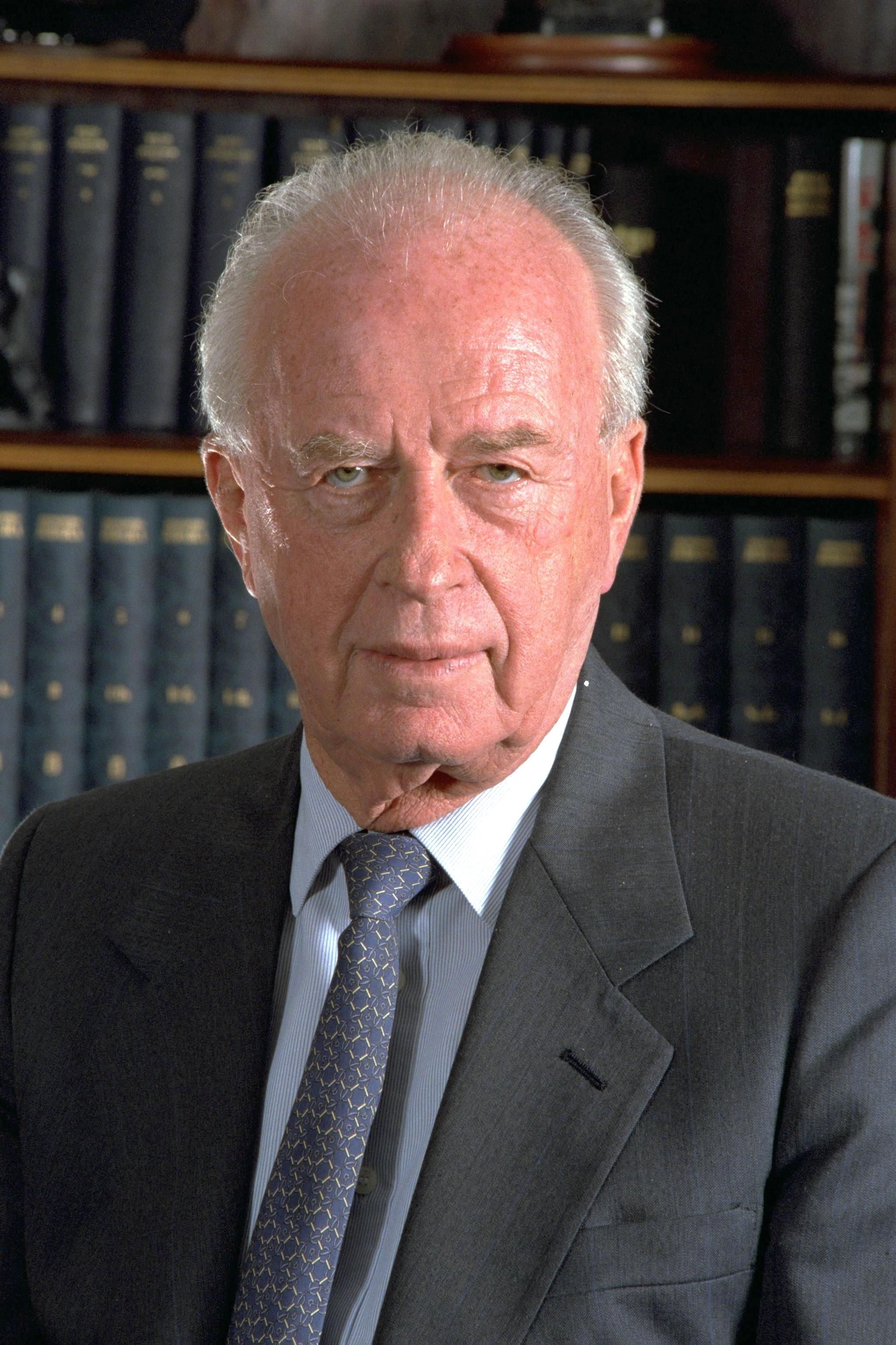 Több tízezres békepárti tüntetéssel emlékeztek Jichák Rabin volt izraeli kormányfőre