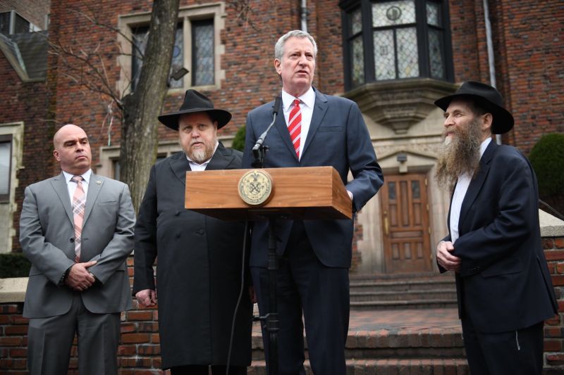 Támadások miatt megerősítették a zsidó közösségek védelmét New Yorkban 