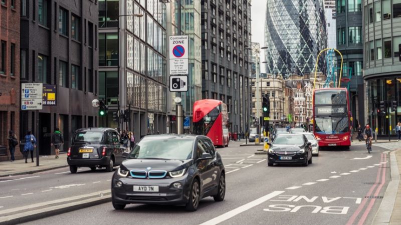 Jön a Brexit: egyre kevesebb autót vesznek a britek