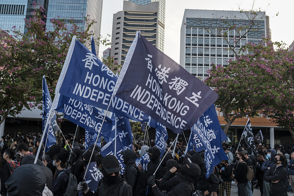 Ezrek követelték vasárnap az általános választójog bevezetését Hongkongban