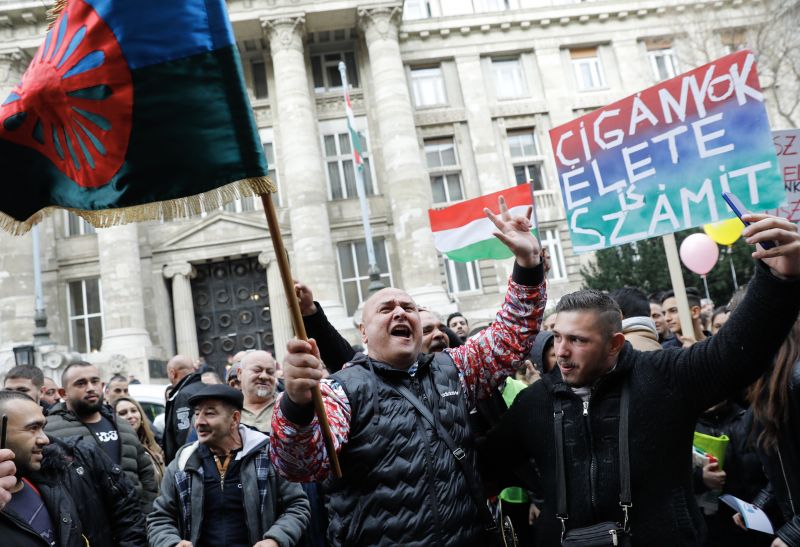 Szabad bíróság! Szabad Gyöngyöspata! – Ilyen a tüntetés Budapesten