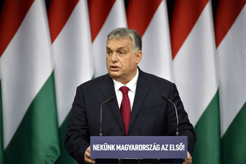 Koronavírus: Orbán a járvány miatt nem ment be a parlamentbe
