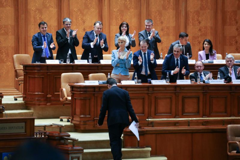 Megbukott a parlamentben Orban kormánya
