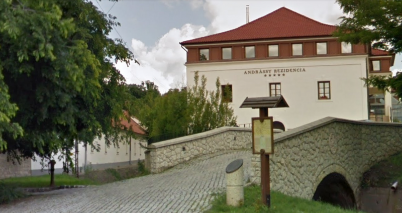 Tiborcz István 881 milliós hitelből vett szállodát Mészáros Lőrinctől