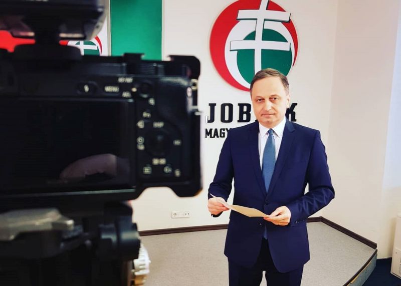 A Jobbik szerint "Orbán Viktor a magyar polgárok életével játszik"
