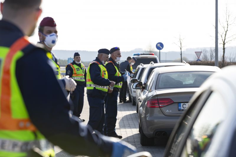 Az autópályákon katonai rendészek is segítik a rendfenntartást