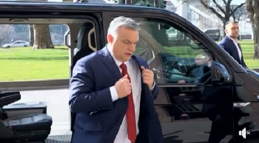 Videó: Orbán elkésett az Operatív törzs üléséről – így mentette ki magát