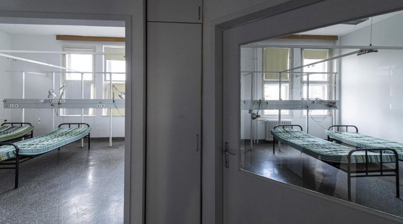 Karanténná alakították az ország egyik legrosszabb állapotban lévő kórházát – képek