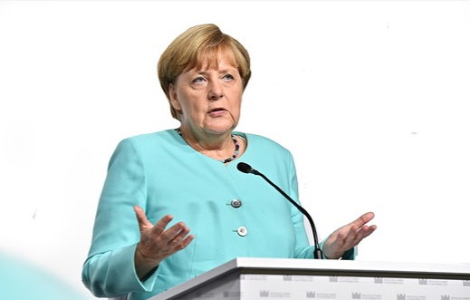 Negatív lett Merkel harmadik koronavírus-tesztje is