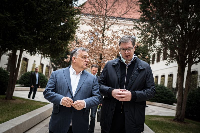 Orbán Viktort meglátogatta a szerb miniszterelnök