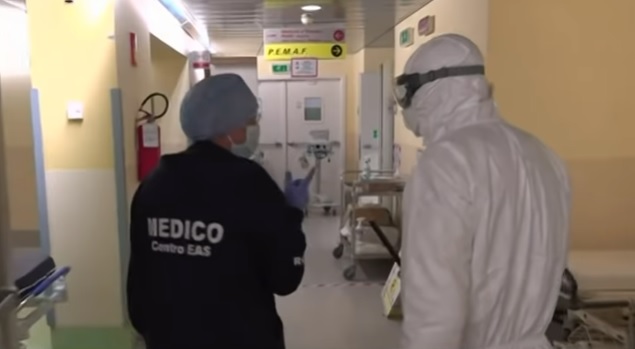 Még mindig 400 fölött van a koronavírus napi áldozatainak száma Olaszországban