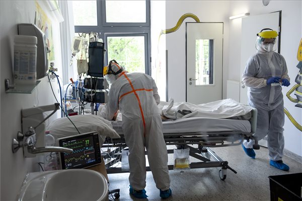 Kiderült, miért küldik Budapestre az összes, súlyos állapotban lévő koronavírusos beteget