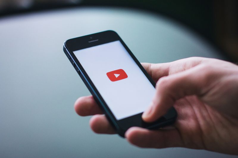 A YouTube törölte az 5G-vel riogató csatornát