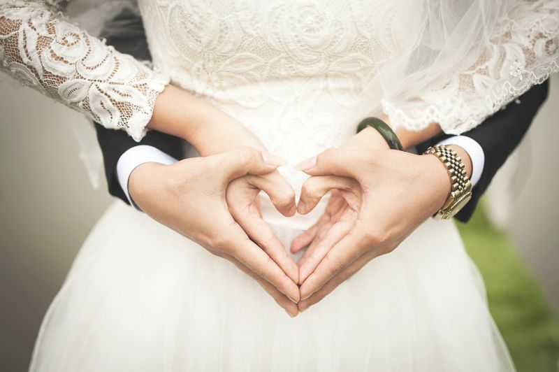 Egy esküvő miatt emelkedhetett meg hirtelen a fertőzöttek száma