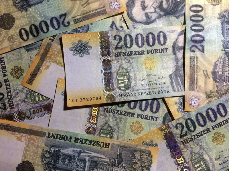Bekövetkezett: a román nettó bér már annyit ér, mint a magyar