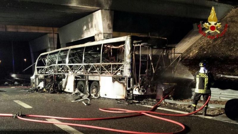 Megszületett az ítélet a veronai buszbaleset ügyében – ez lesz a büntetése a sofőrnek, aki tizennyolc ember halálát okozta