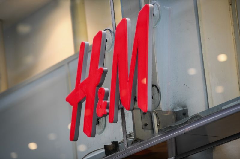 Rengeteg üzletét zárja be a H&M