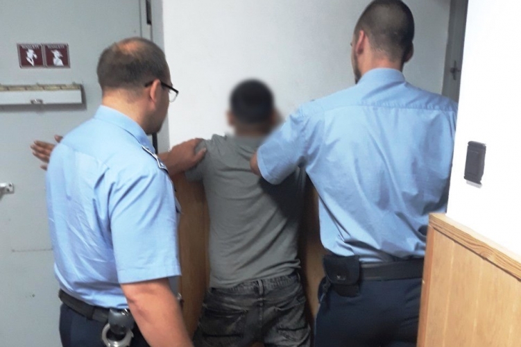 12 éves fiú vert meg és rabolt ki egy 15 évest Debrecenben